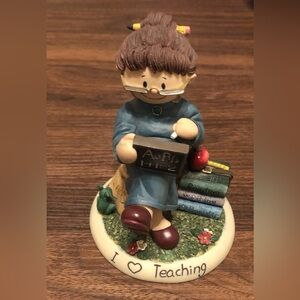 Zingle-Berry Teacher Figurine with Books “I ❤️ Teaching” 1998